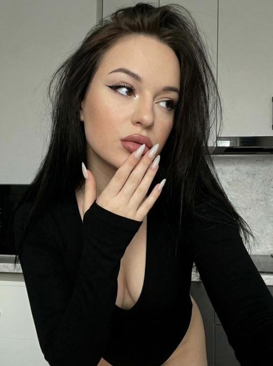 Webcam chat profile for Mellana: Cooking