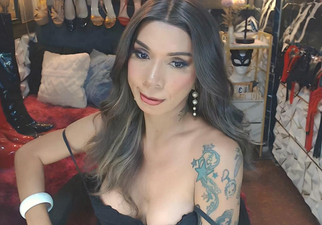 Webcam chat profile for CELINAFOX: Dominatrix