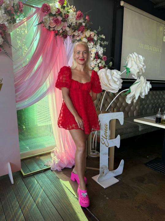 Webcam chat profile for ElaraSnow: Outfits