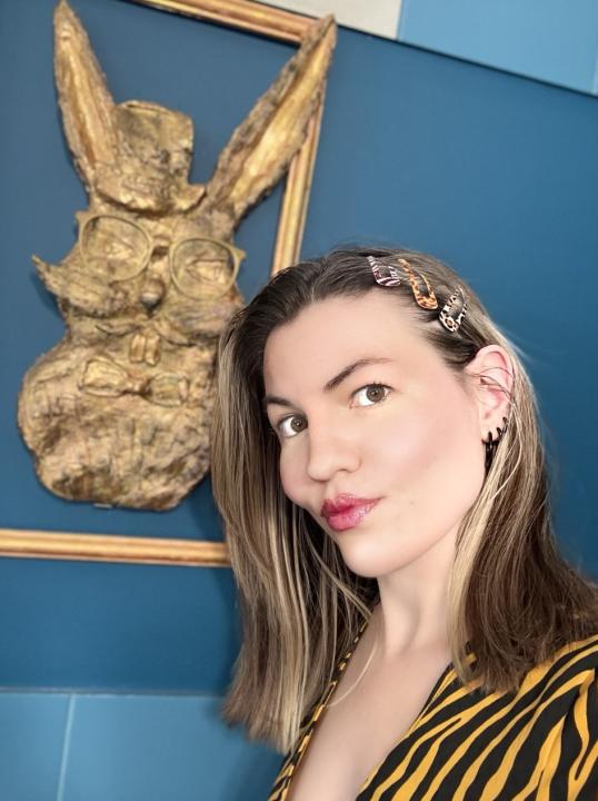 Webcam chat profile for Evaprolove: Art