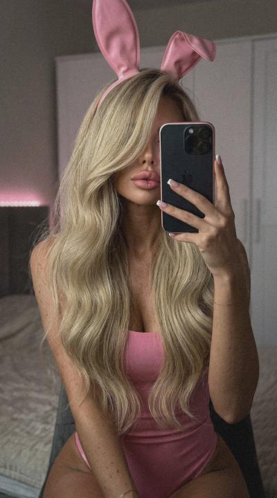 Webcam chat profile for Ameliae: Kissing