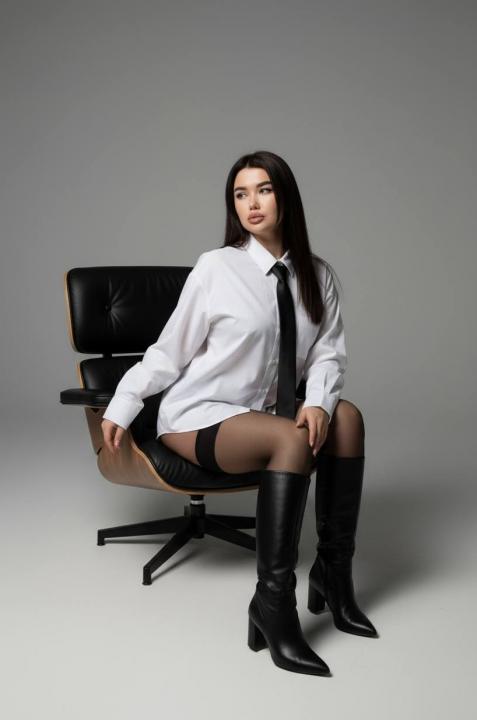 Webcam chat profile for Moreessa: Smoking