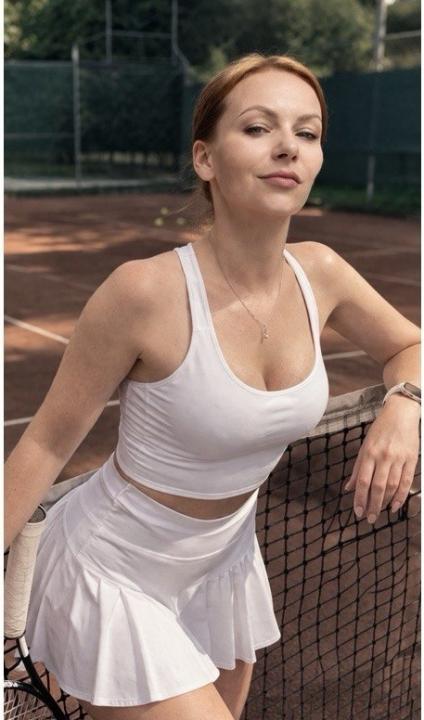 Webcam chat profile for LittleFoxyy: Outdoor Activities