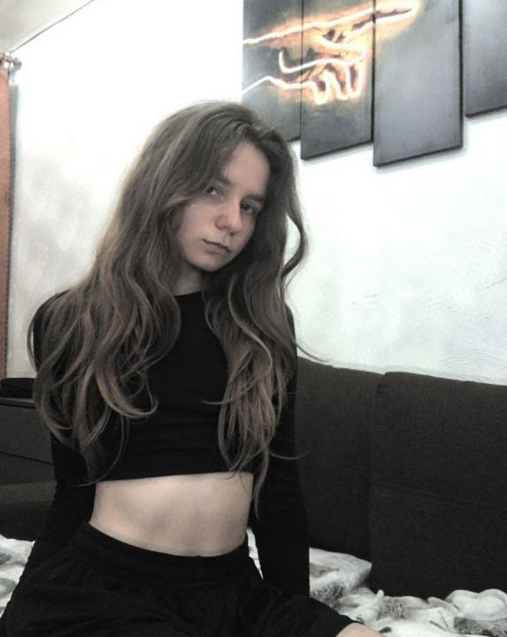 Webcam chat profile for Daana: Ask about my Hobbies