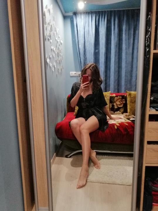 Webcam chat profile for SweetieCutiePie: Glasses