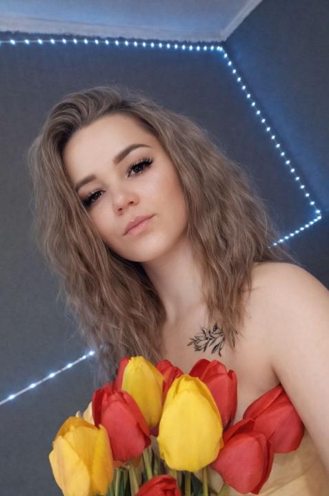 Webcam chat profile for Nensi: Outfits