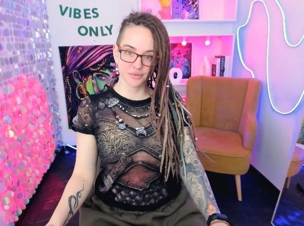 Webcam chat profile for LisaFoxy: Legs, feet & shoes