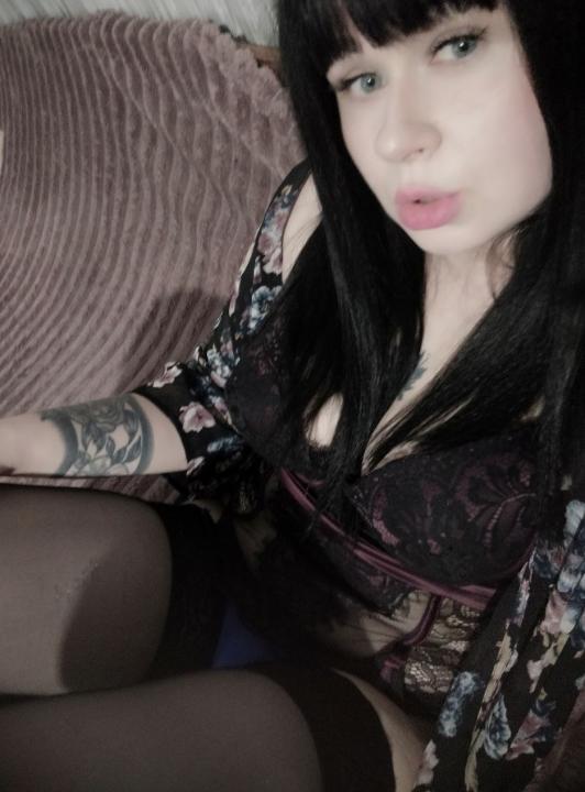 Webcam chat profile for LollyVee