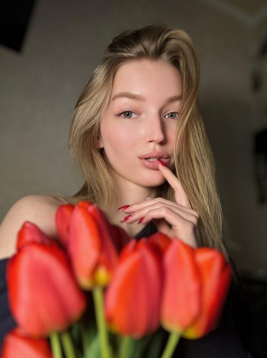 Webcam chat profile for Mi007AN: Outfits