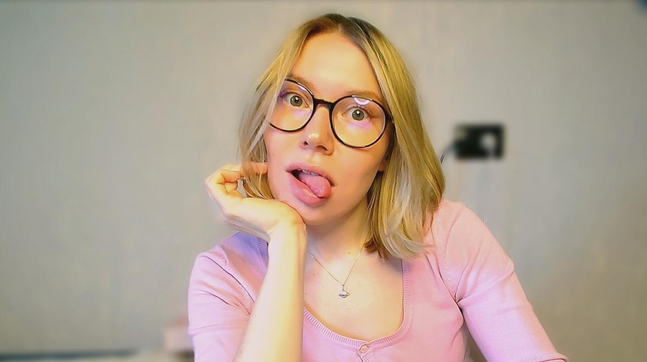 Webcam chat profile for TaylorBre: Legs, feet & shoes