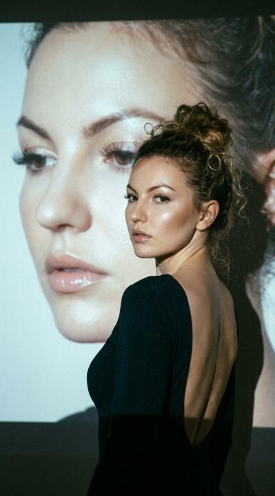 Webcam chat profile for Evaprolove: Music