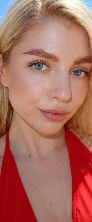 Webcam chat profile for Elunor