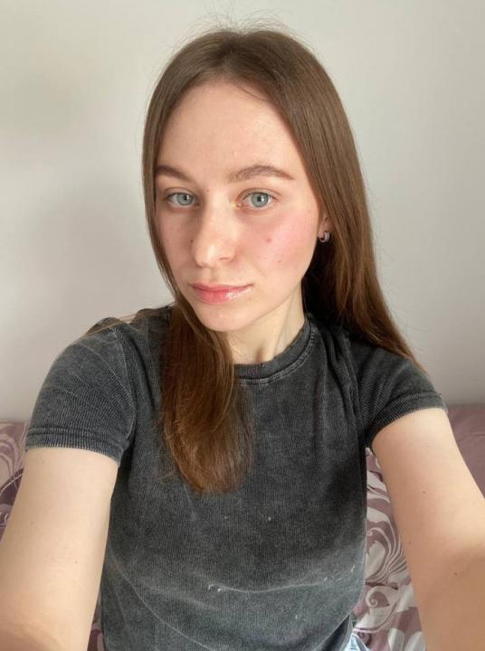 Webcam chat profile for LoveMeKiss