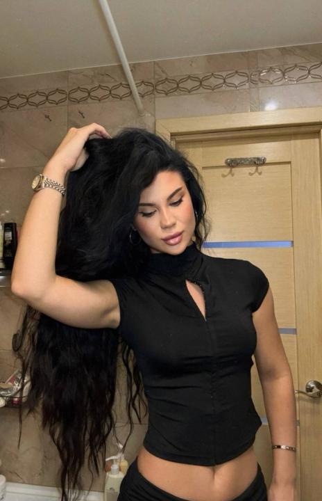 Webcam chat profile for Theprovocateur: Outfits