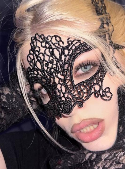 Webcam chat profile for Joliee: Ask about my Hobbies