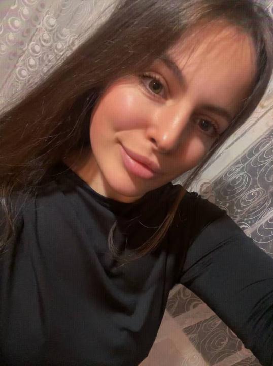 Webcam chat profile for Briony: Ask about my Hobbies