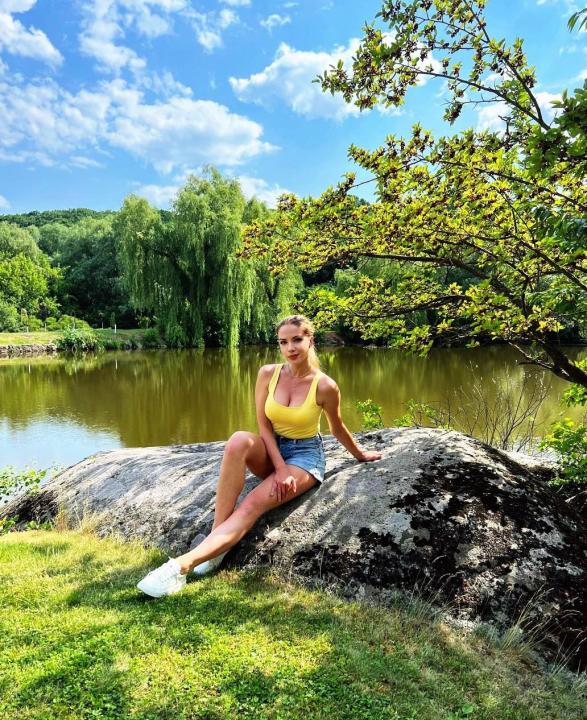 Webcam chat profile for Calmspark: Dancing