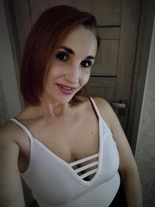 Webcam chat profile for IvoryVibe