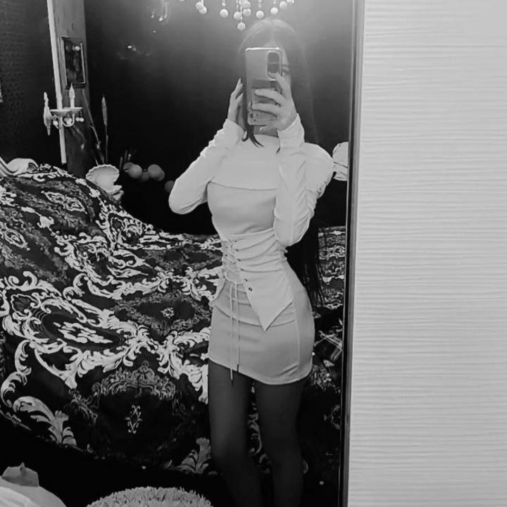 Webcam chat profile for AmiAmili: Outfits