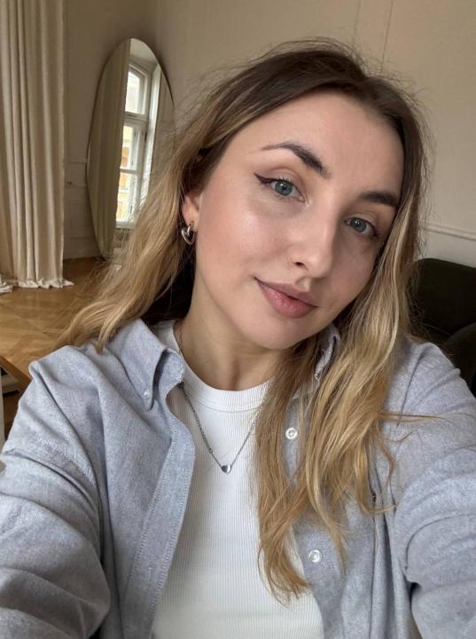 Webcam chat profile for LovelyAura