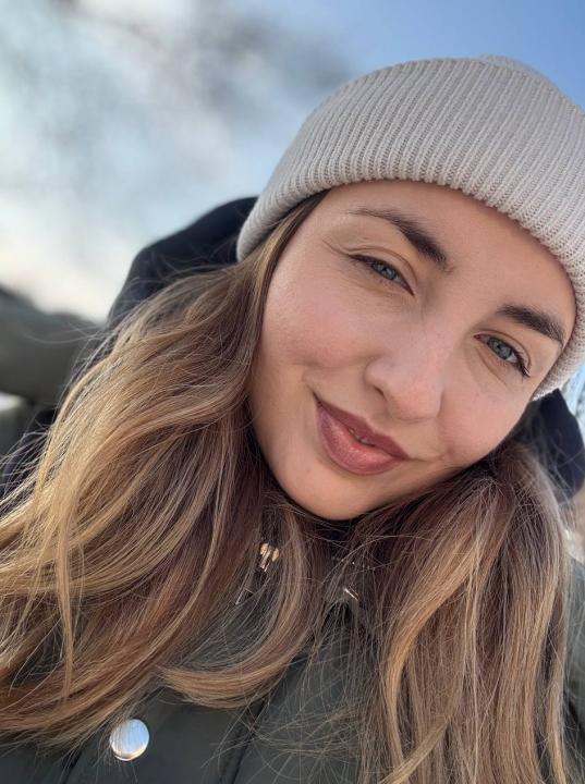 Webcam chat profile for LovelyAura