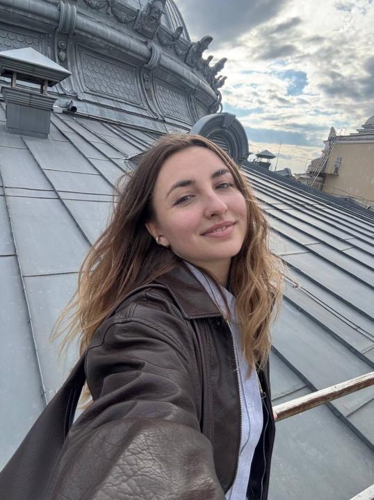 Webcam chat profile for LovelyAura