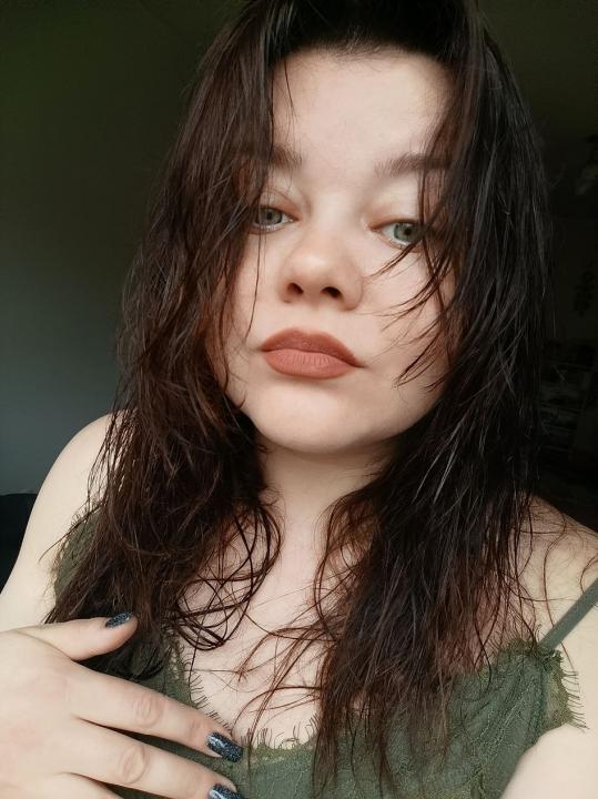 Webcam chat profile for MissTempt: Ask about my Hobbies