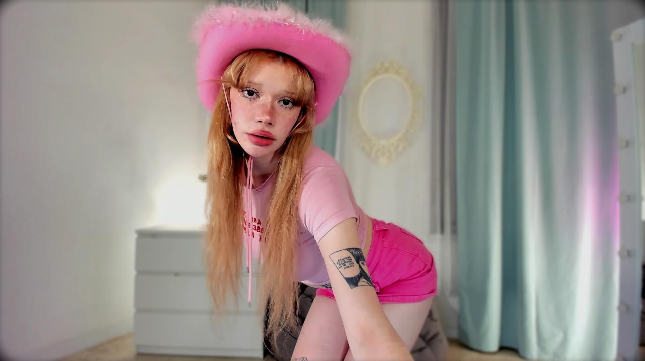 Webcam chat profile for SweetMell: Leather