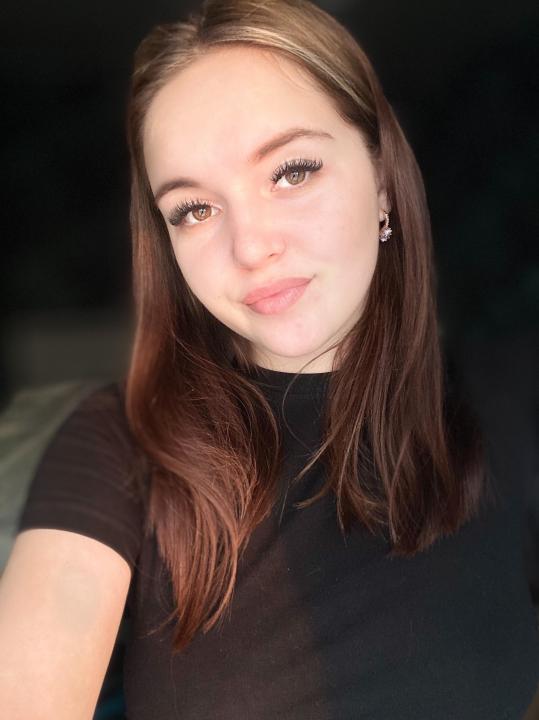 Webcam chat profile for MilkBabyHot: Legs, feet & shoes