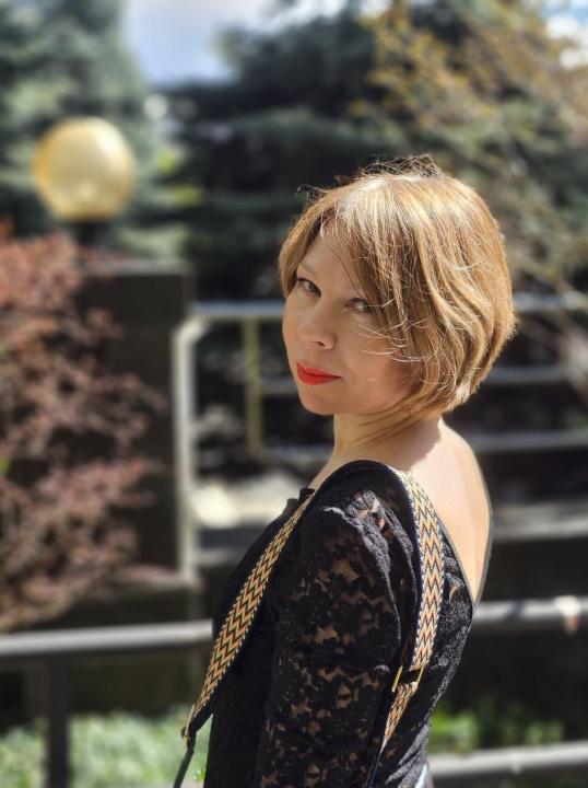 Webcam chat profile for Dinara