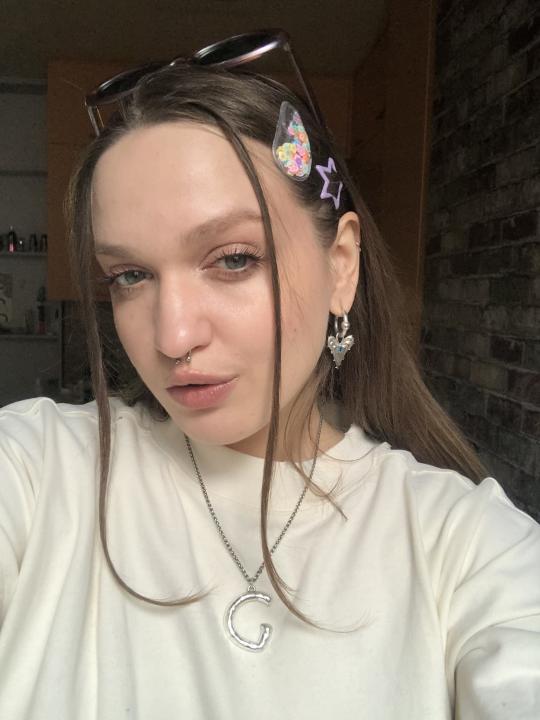 Webcam chat profile for JennyGo: Outfits