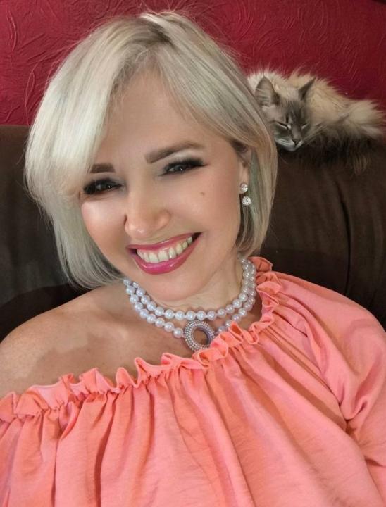 Webcam chat profile for 1Kira: Ask about my Hobbies