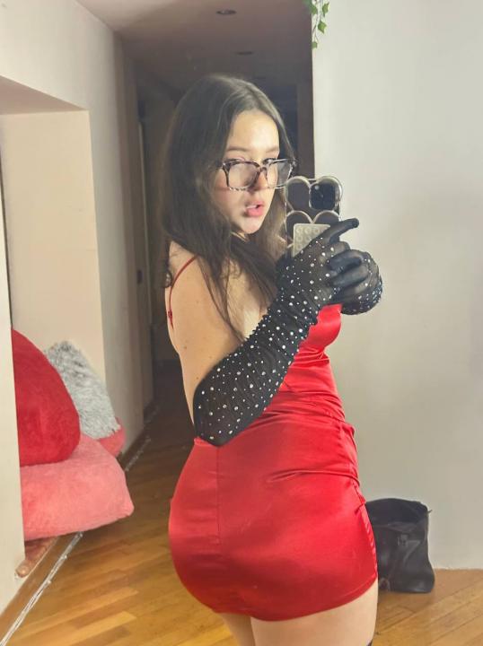 Webcam chat profile for Cutieekitty: Kissing