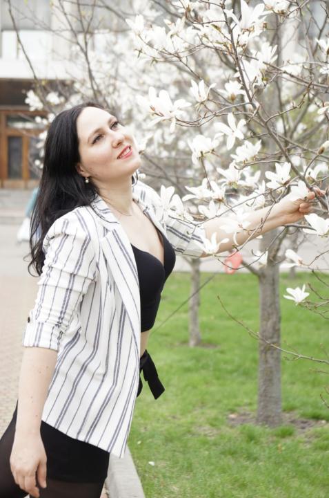 Webcam chat profile for OliviaWarm: Dancing