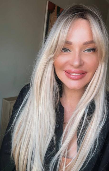 Webcam chat profile for SugarCloud: Art