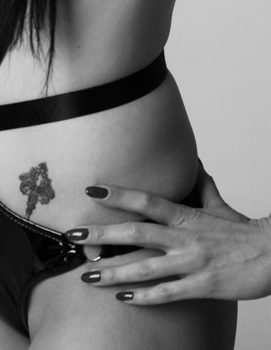 Webcam chat profile for Sweetie85: Bondage & discipline