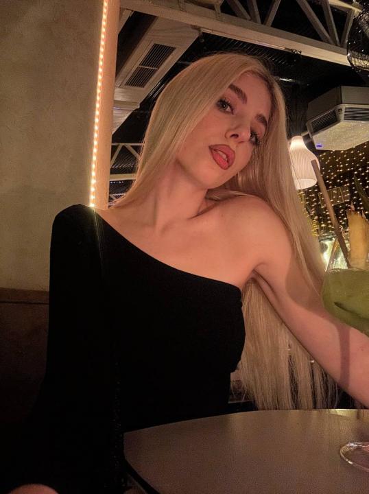 Webcam chat profile for Joliee: Ask about my Hobbies