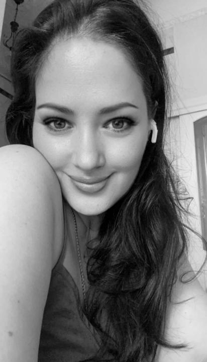 Webcam chat profile for MilaMua