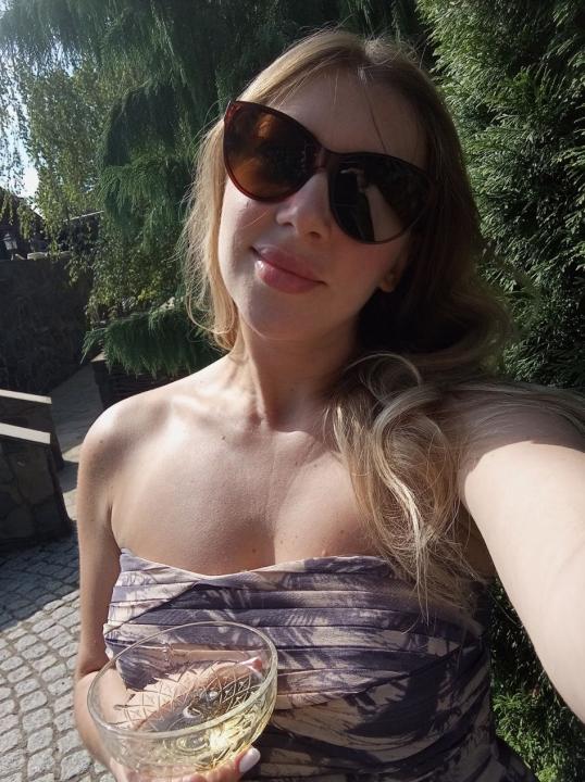 Webcam chat profile for Velvetta: Outfits