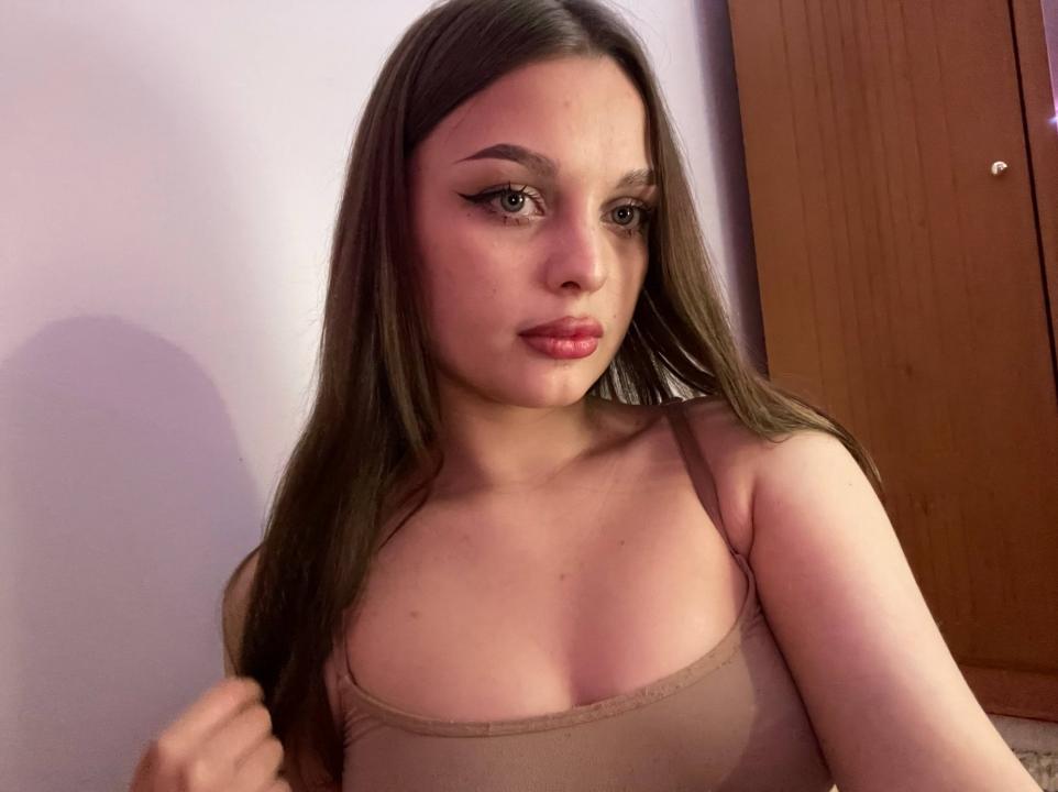 Webcam chat profile for MirraKitty: Ask about my other interests