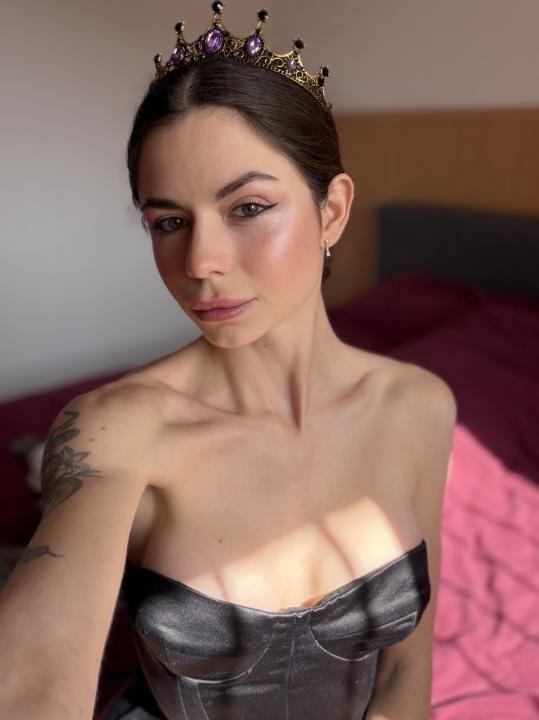 Webcam chat profile for LikaV: Lingerie & stockings