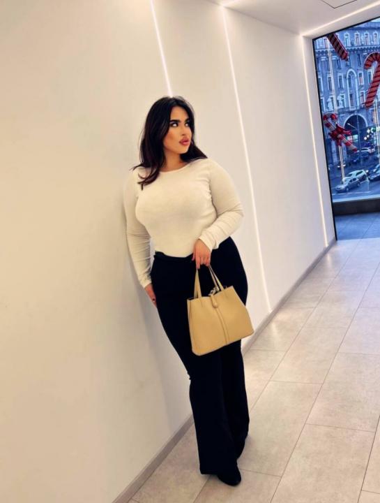 Webcam chat profile for Celinea: Ask about my Hobbies