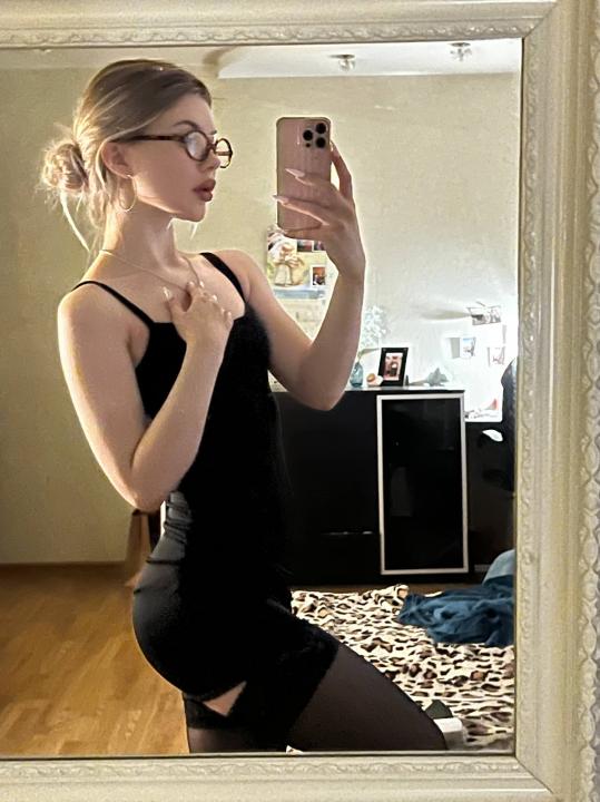 Webcam chat profile for 1Bezvia: Ask about my other interests