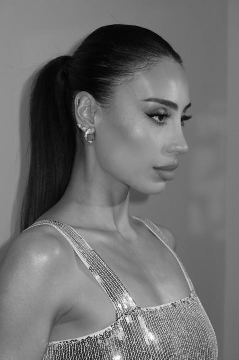 Webcam chat profile for Luna92: Fitness