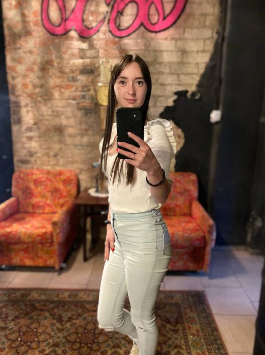 Webcam chat profile for FeralBerry: Music