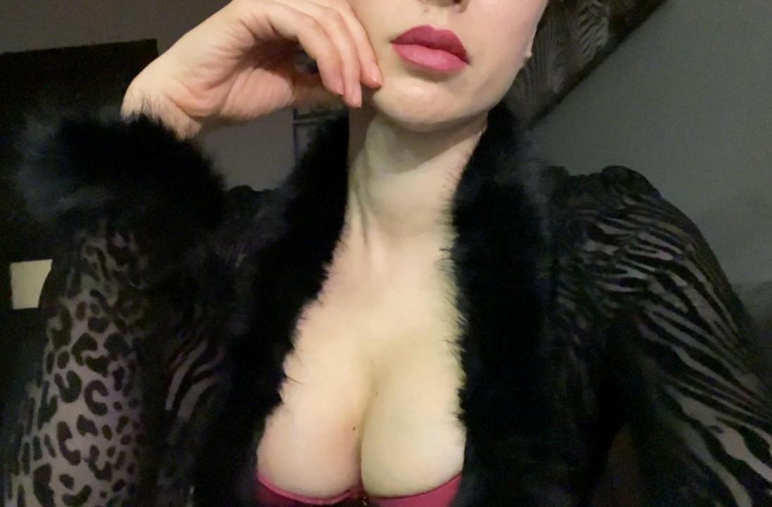 Webcam chat profile for MissLanaGoddess: Kissing