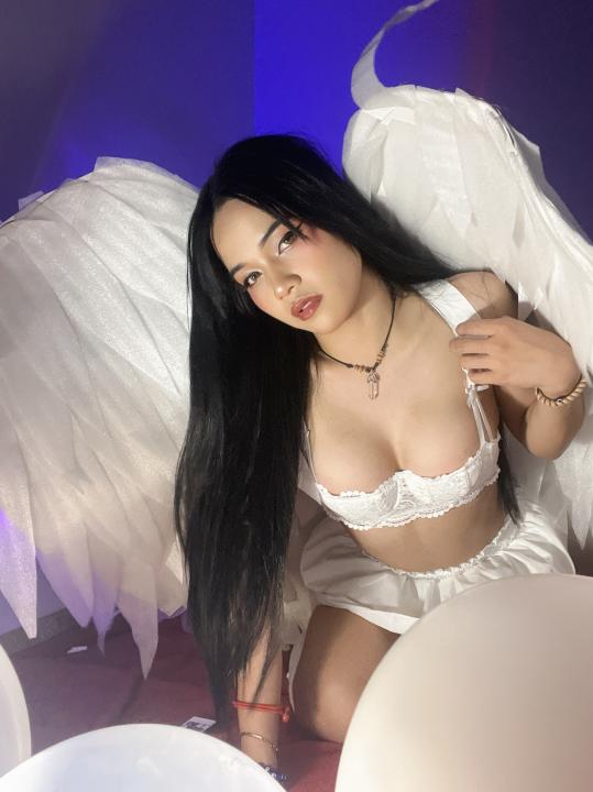 Webcam chat profile for FRESHasianBHEA: Dominatrix