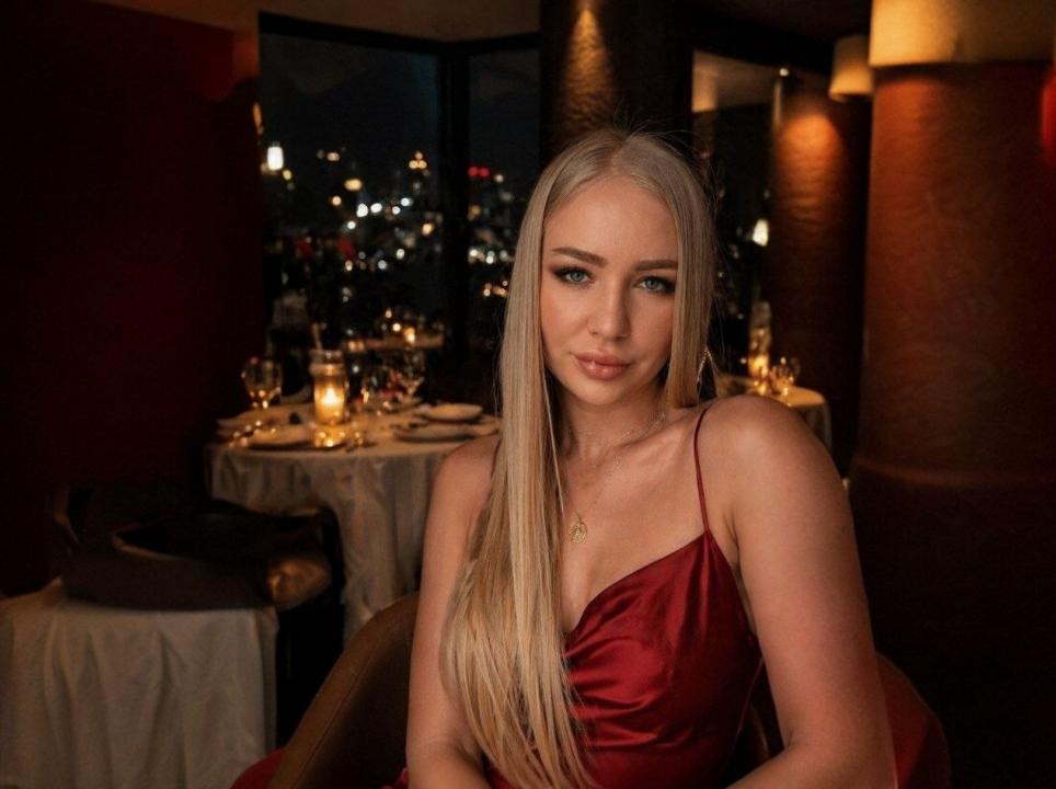 Webcam chat profile for 001AngieCute: Bondage & discipline