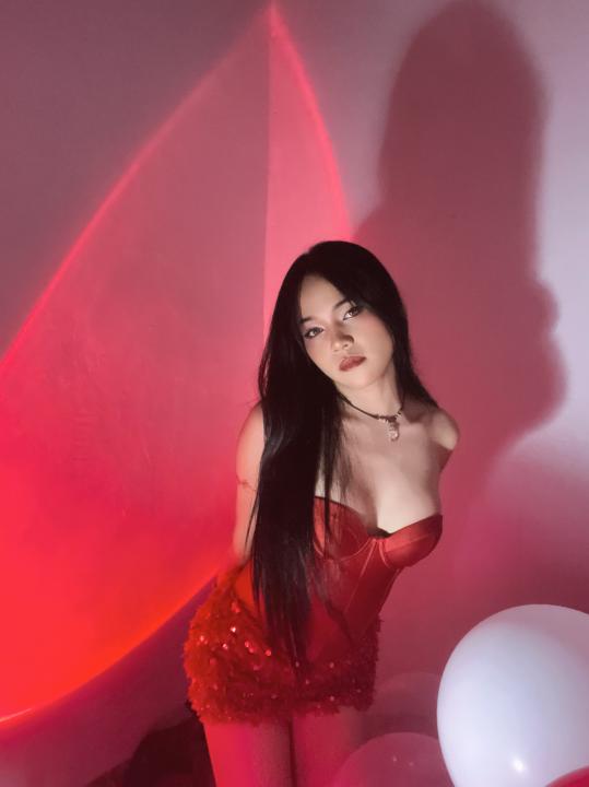 Webcam chat profile for FRESHasianBHEA: Dominatrix
