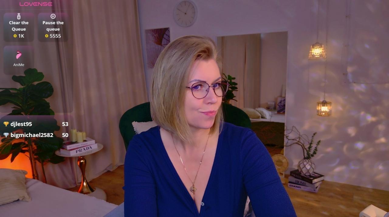 Webcam chat profile for AnnieLight: Legs, feet & shoes